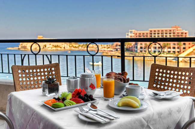 A lovely breakfast ont he balcony at the Marina Hotel,
